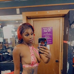 Meet your Posher, Candy